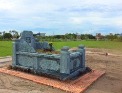 Mẫu Mộ Đá Xanh Rêu Sang Trọng - Mẫu Mới 2023