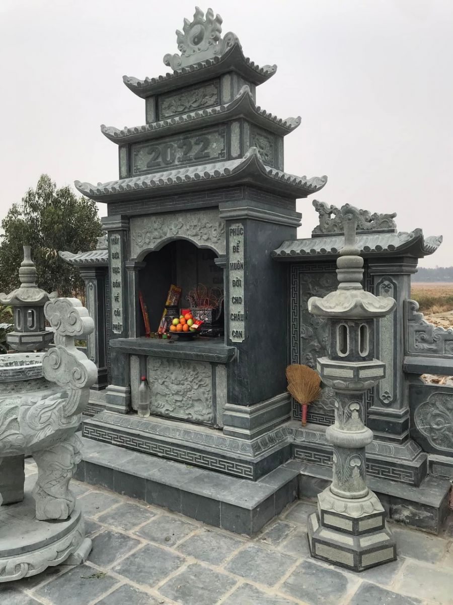 Lăng thờ trang nghiêm trong  khu lăng mộ