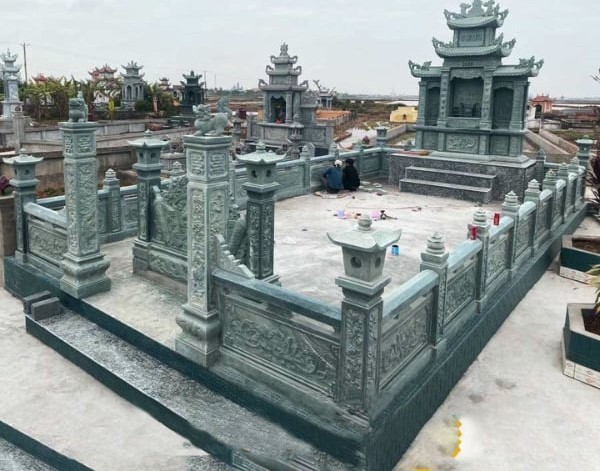 Khu lăng mộ đá xanh rêu chuẩn phong thủy 