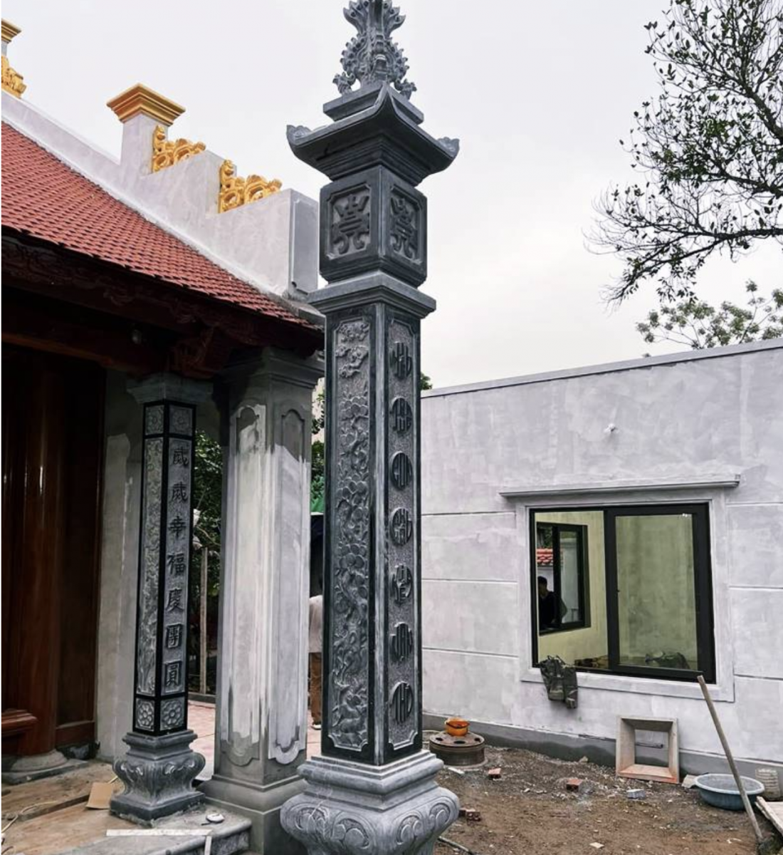 Mẫu cột đá đồng trụ bề thế trang nghiêm chuẩn phong thuỷ 