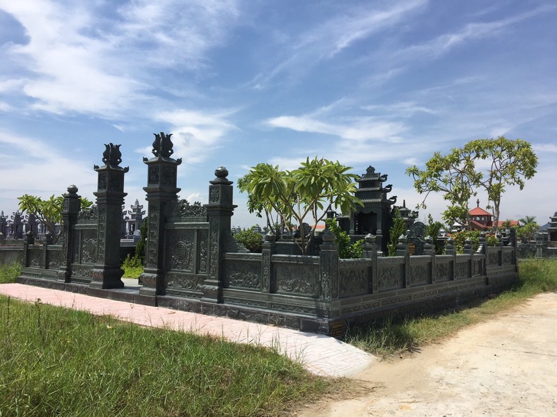 Mộ đá mỹ nghệ không chỉ thể hiện sự trang nghiêm mà có ý nghĩa tâm linh