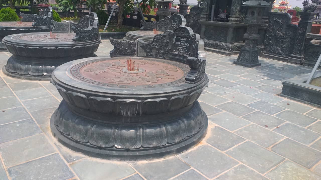 Mẫu lăng mộ tròn không mái, mộ hậu bành