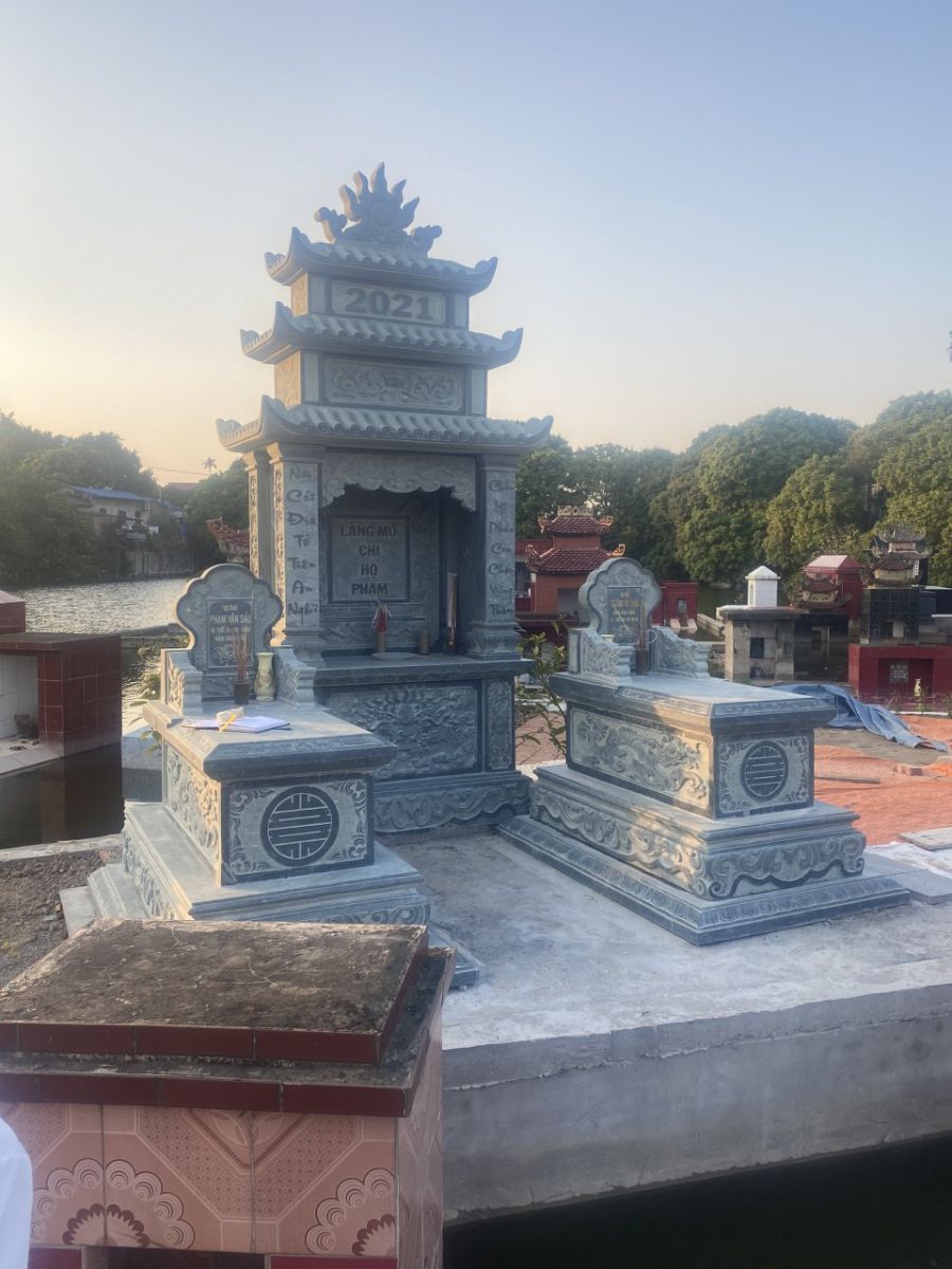 Lăng mộ đá thiết kế đơn giản từ đá xanh tự nhiên  