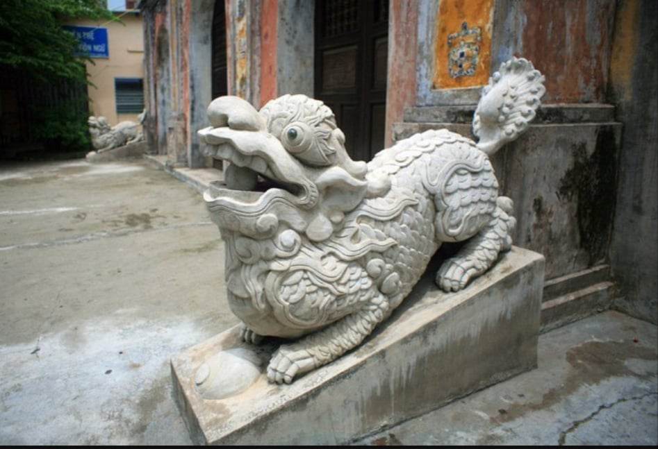 Nghê đá phong thủy tại những không gian cổ kính 